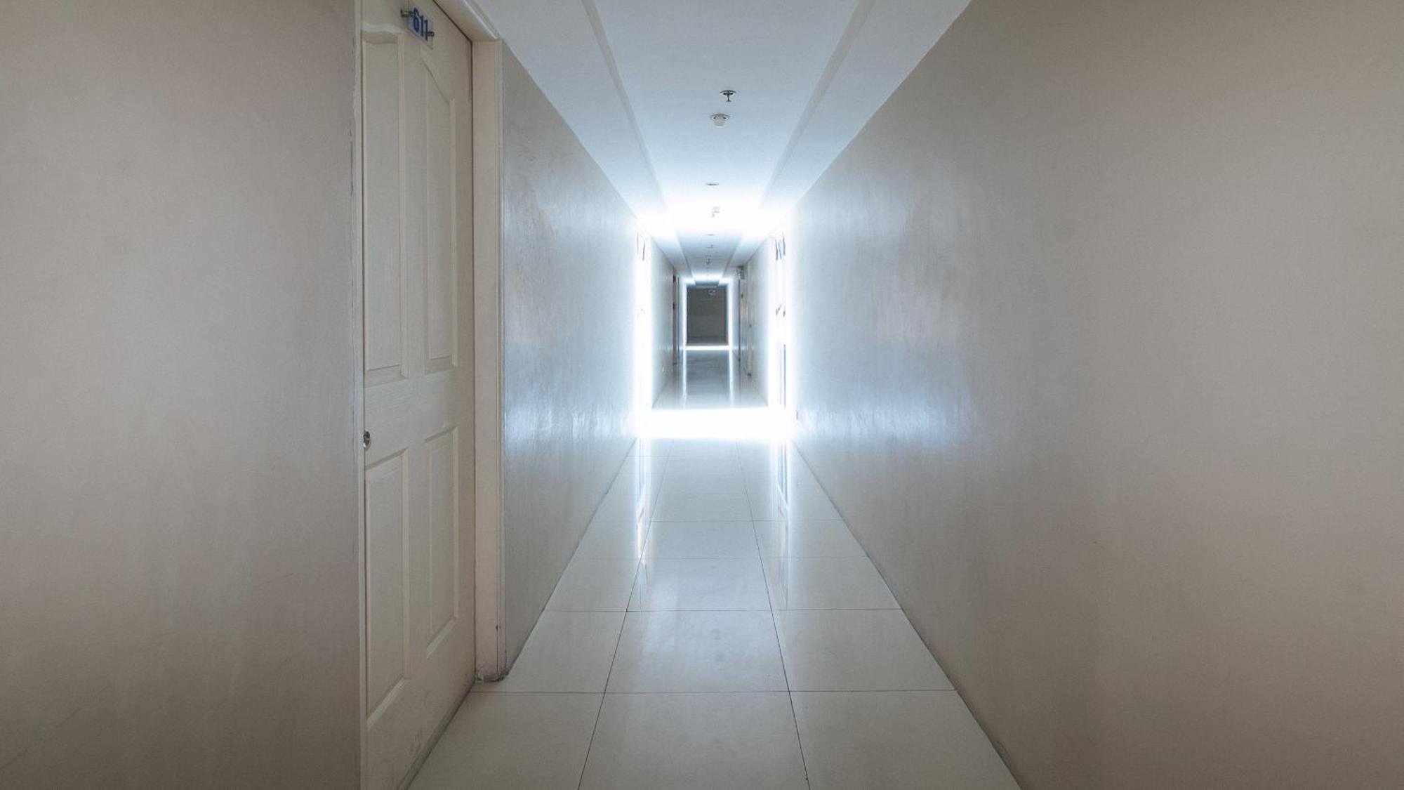 Reddoorz @ Melbourne Suites Makati Makati City Luaran gambar